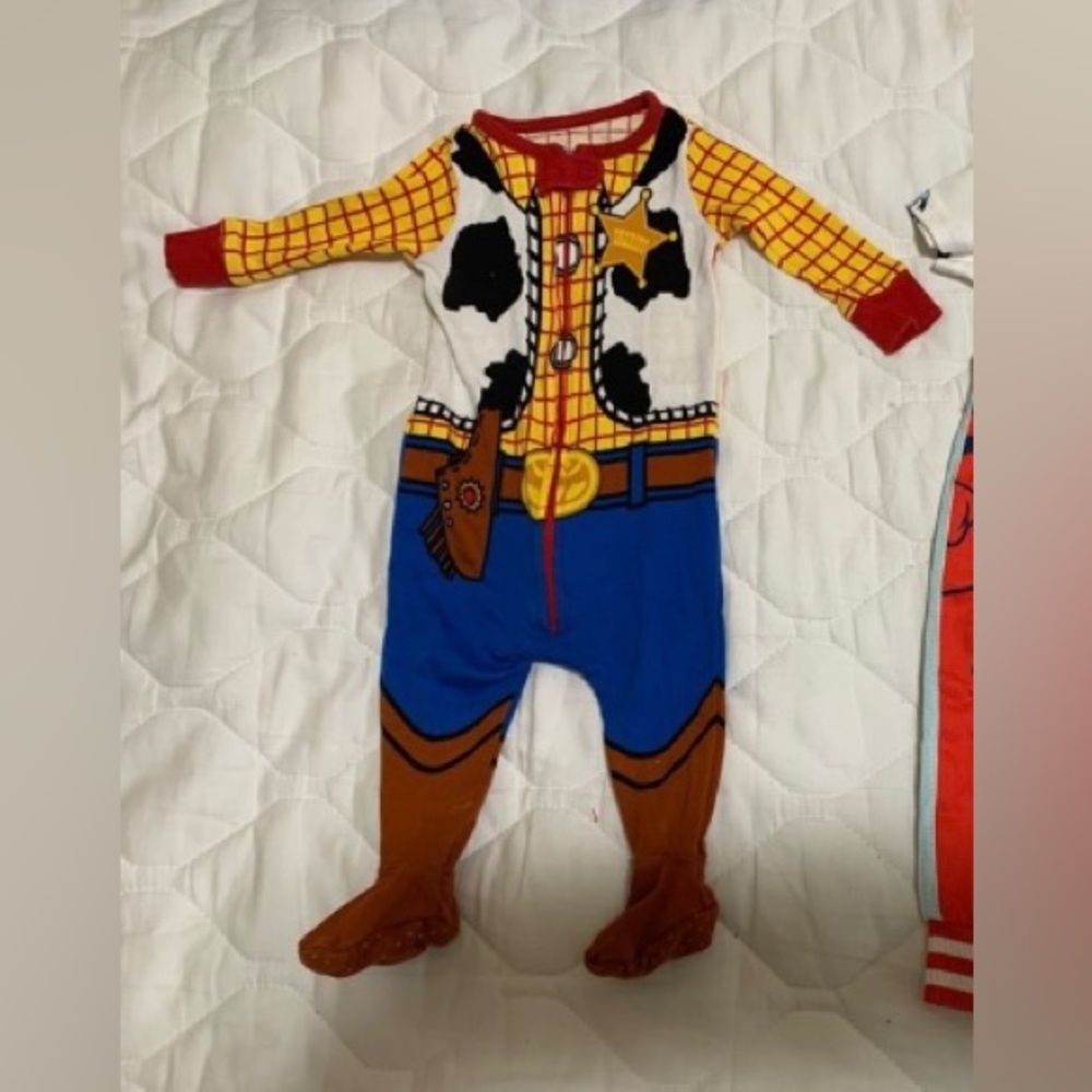 Disney baby outfits NWOT 3-6 months